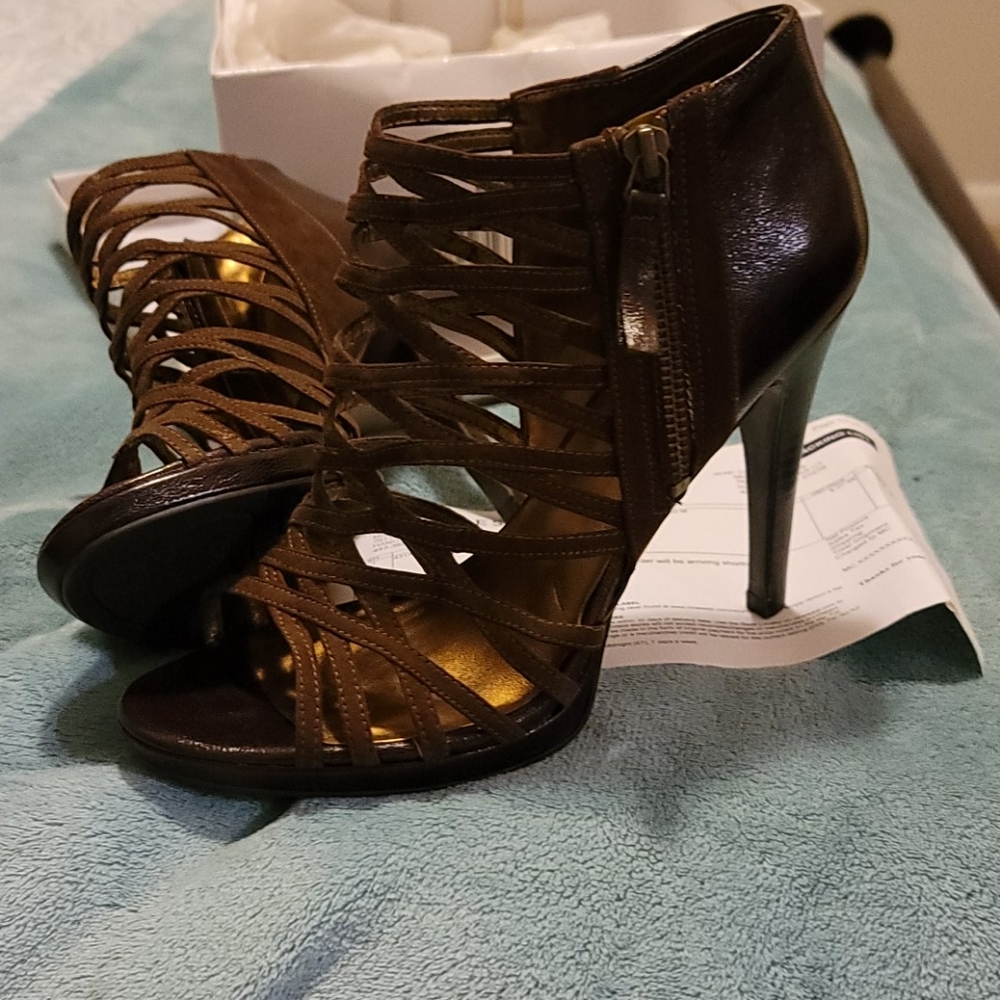 Shoes - Picture 2 of 2